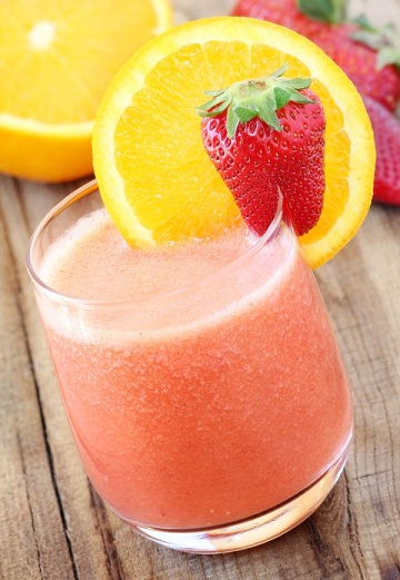 Göbek yağını yakmak için çilek ve portakallı smoothie