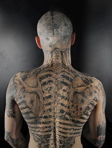 Nugaros skeleto tatuiruotė