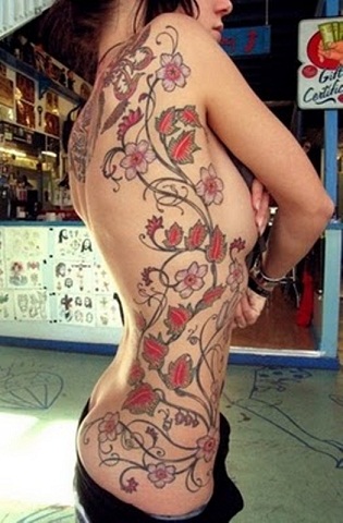 Putojančio vynmedžio tatuiruotės dizainas