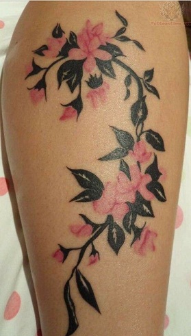 Nuostabus vynuogių tatuiruotės dizainas