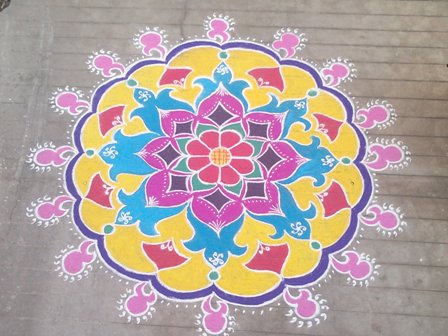 Įspūdingas gudžarati Rangoli dizainas