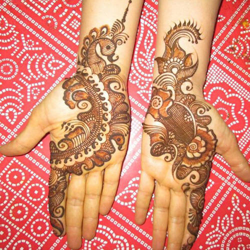 Delhi'de Ajay Mehandi sanatçısı