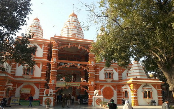 Garsios šventyklos Delyje-Sheetla Devi šventykloje