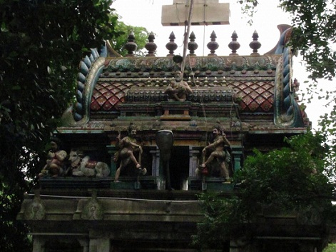 Podicherry'deki tapınaklar