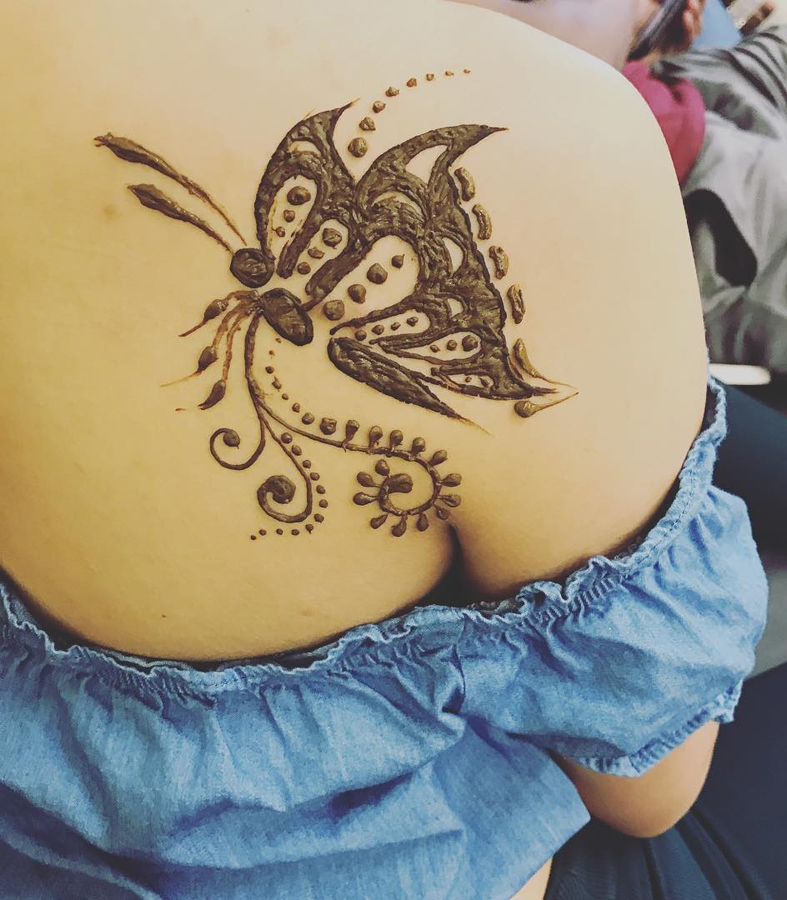 Drugelio Mehndi dizainas