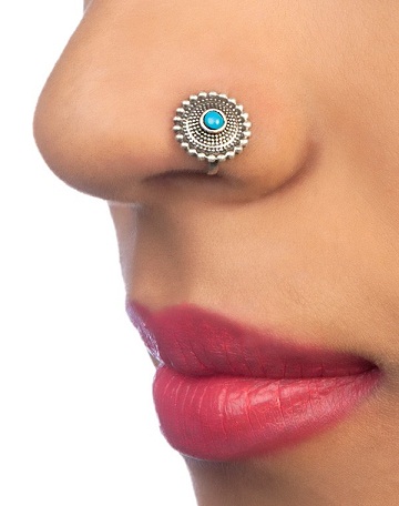 Nosies spaustukas su turkio spalvos akmeniu