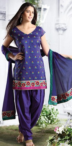 Salwar Kameez su trumpomis rankovėmis
