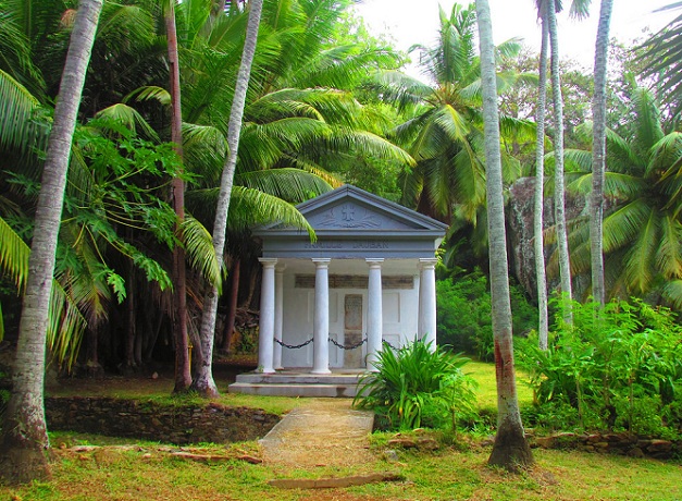 dauban-mausoleum_seychelles-turist-yerler