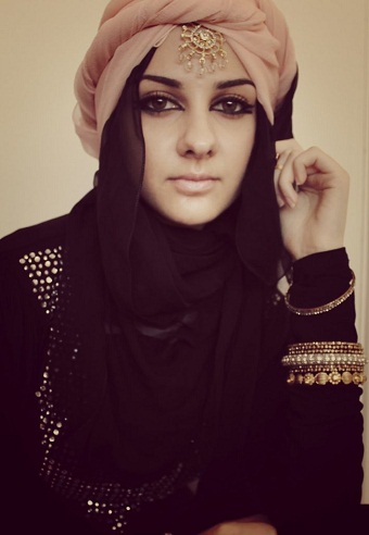 Prašmatnus karališkasis arabų hidžabas