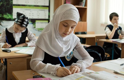 Vaikų mokyklos hidžabas