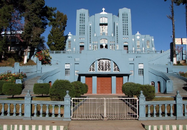 katedral-katolik-church_shillong-turist-yerler