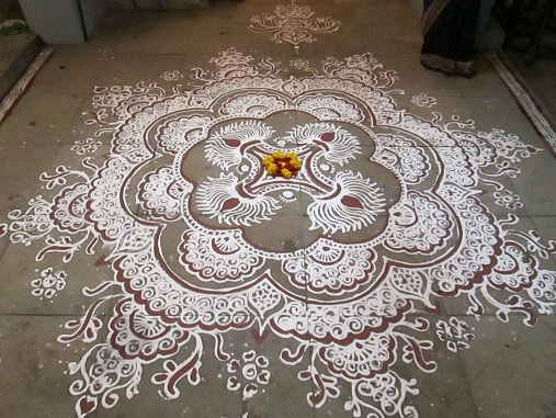 Tapınak Beyaz Rangoli