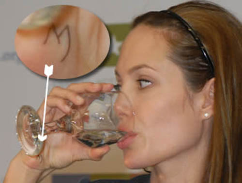 Angelina Jolie Anne Dövme Sanatı