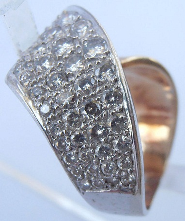 Suktas dizainerio deimantinis žiedas