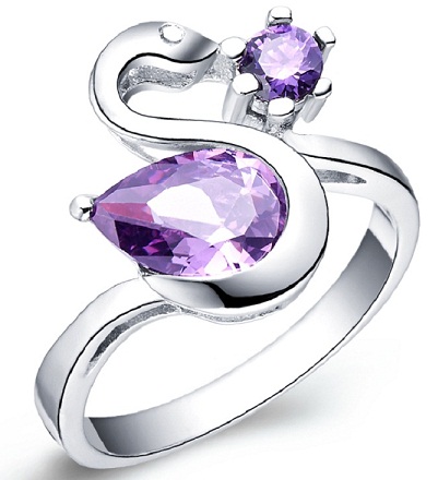 Dizainerio purpurinis akmenuotas deimantinis žiedas