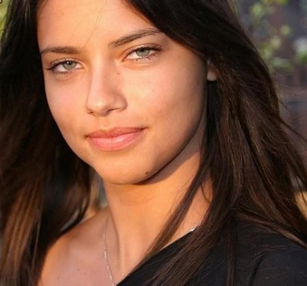 adriana lima be makiažo3