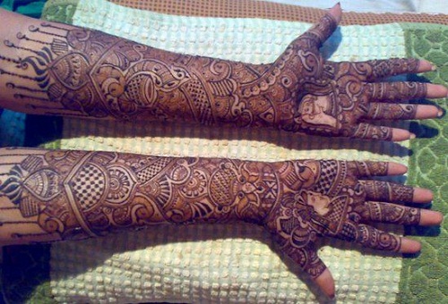 „Pushpa Mehndi“ dizaineris Bangalore