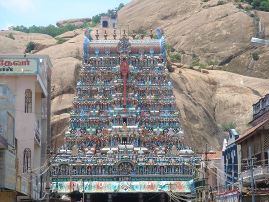 Tirupparam Kunram Murugan Tapınağı