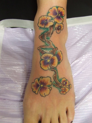 Pansy pėdų tatuiruotė