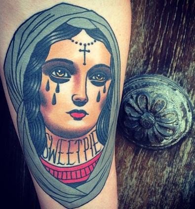 Suasmeninkite Marijos tatuiruotes