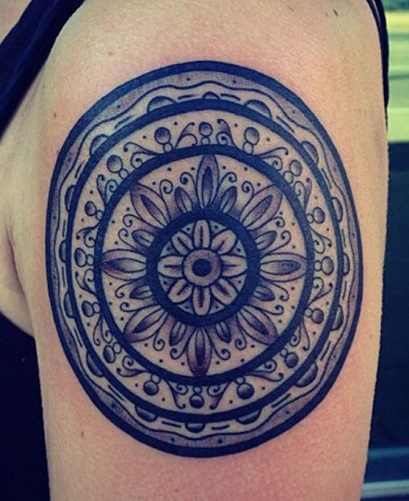 Keltų apvali tatuiruotė
