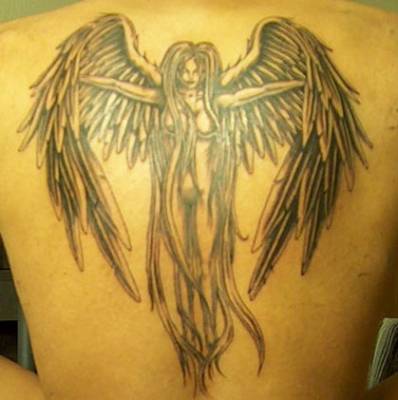 Sensacingas gotikinis angelų tatuiruotės dizainas