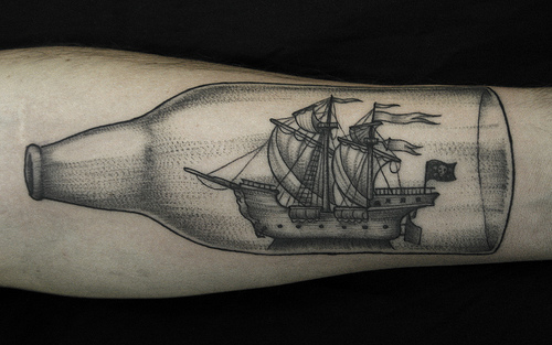 Butelio laivo tatuiruotė