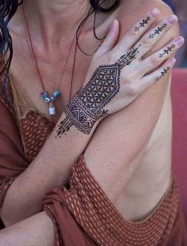 Arabiškas modelis Mehendi