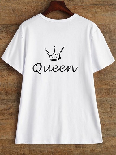 Paprasti balti karalienės marškinėliai