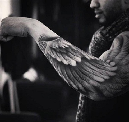 „Angel Wings“ tatuiruotės dizainas juodaodžiams