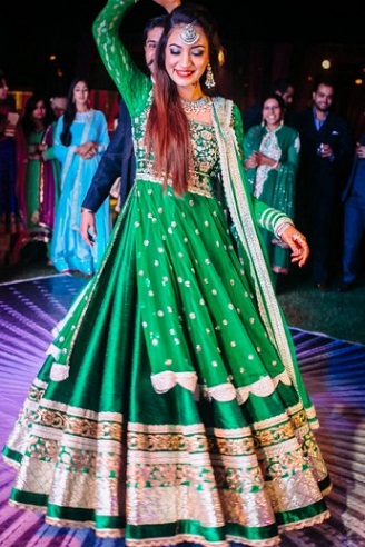 Žalios spalvos Pakistano Mehndi suknelės