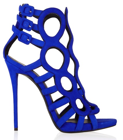 Yüksek topuklu mavi sandaletler