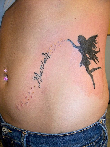 Moteriška atsitiktinė tatuiruotė
