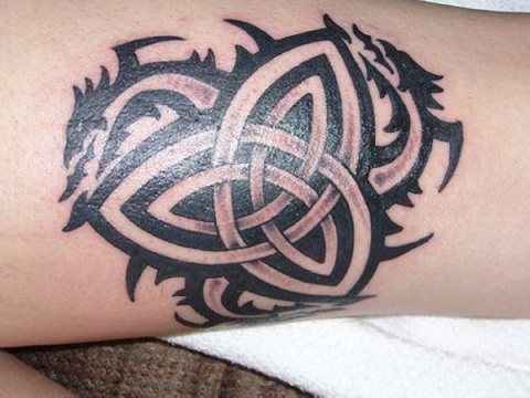 Keltų genties drakono tatuiruotės dizainas