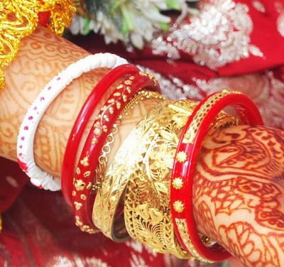 Bengalų tradicinių vestuvių apyrankių rinkinys