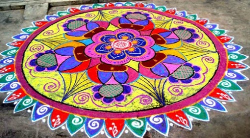 Eşsiz Yuvarlak Rangoli Tasarımı -Festival Rangoli Tasarımları