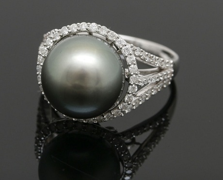 Taičio kultivuotas natūralus perlas ir deimantinis žiedas