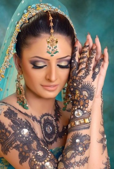 Taşlı Bollywood Mehndi Tasarımları