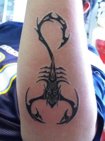 Skorpiono genčių tatuiruočių dizainas 5