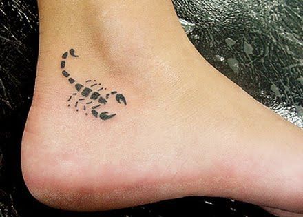 Maža skorpiono tatuiruotė