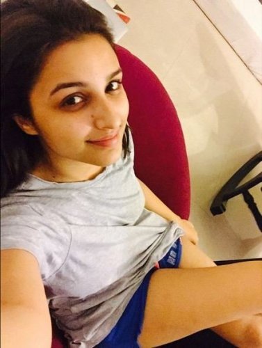 Parineeti Chopra makyajsız 8