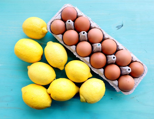 Kiaušiniai ir citrina pleiskanoms gydyti