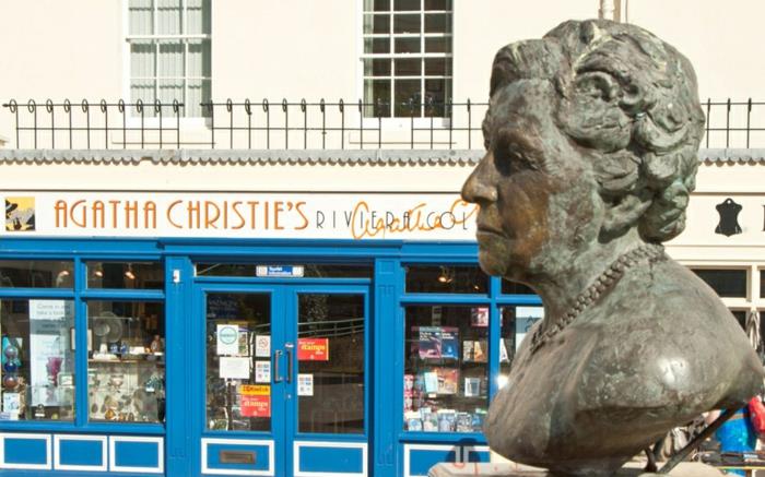 Άγαλμα Agatha Christie prominews