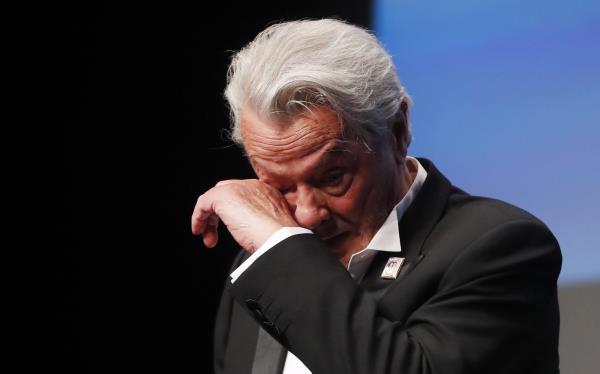 Η απονομή του Alain Delon στα δάκρυα στις Κάννες 2019