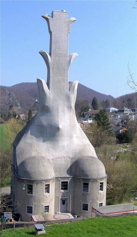 Σκίουρος ανθρωποσοφικής αρχιτεκτονικής πέτρινο σπίτι