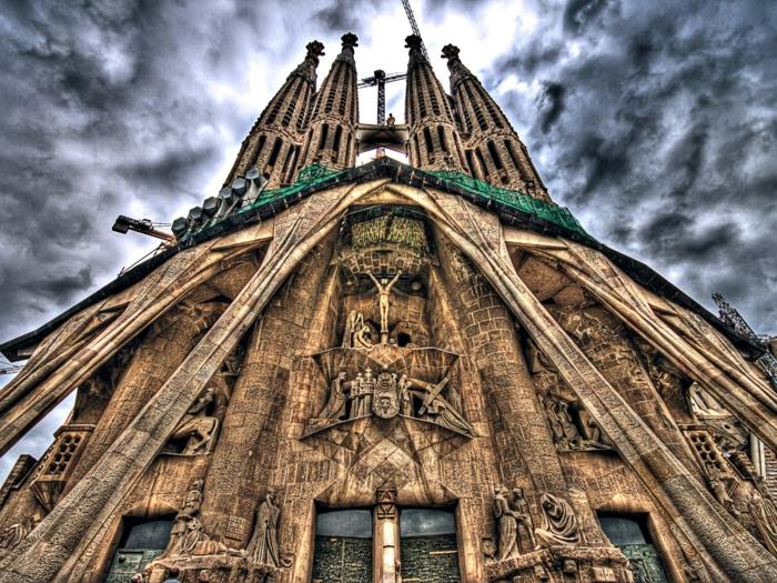 Ο Antoni Gaudi Sagrada Familia από έξω