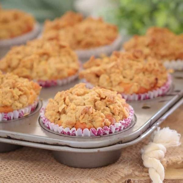 Muffins συνταγής Apple Crumble Ετοιμάστε Apple Crumble