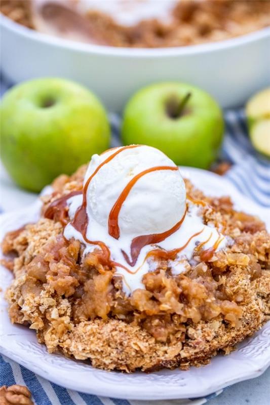 Προετοιμάστε τη συνταγή crumble μήλου με παγωτό crumble μήλου