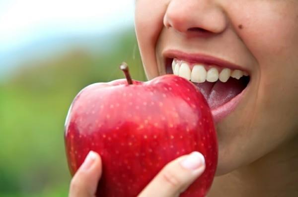 Συμπτώματα αλλεργίας μήλων Οι ποικιλίες μήλων τρώνε κόκκινο μήλο