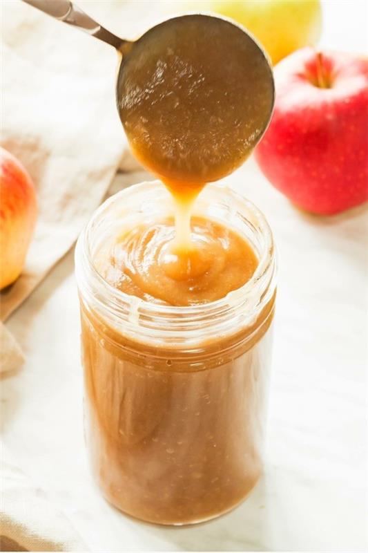 Φτιάξτε σάλτσα μήλου μόνοι σας σπιτικό πουρέ μήλου σε ένα ποτήρι